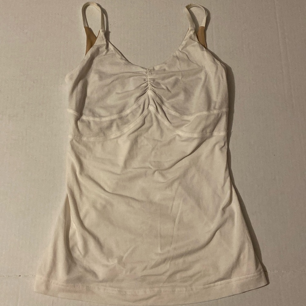 Lululemon Tank Top with mesh lining NWOT